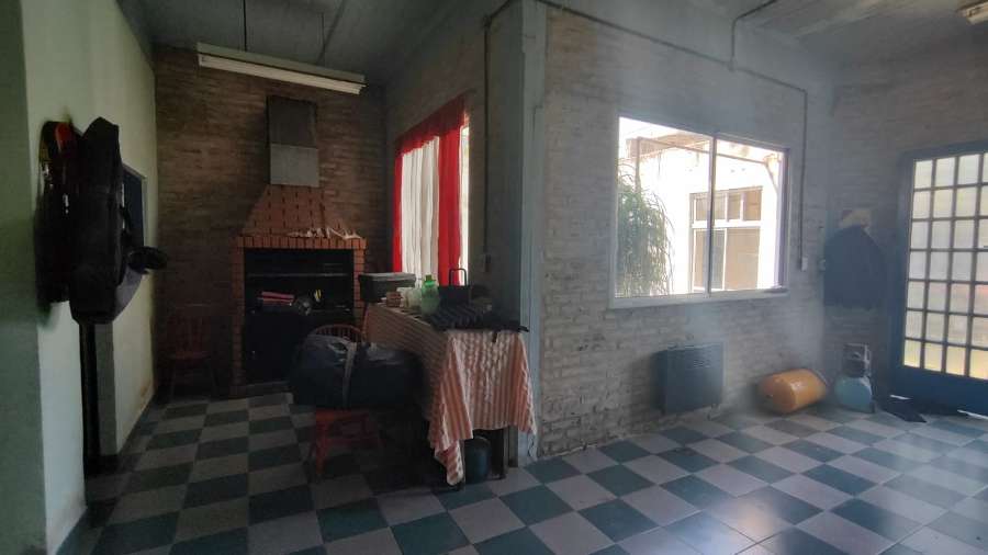 Casa en Venta en General San Martin, · 2 dorm · 3 ambientes · 3 cocheras · 200 m² de lote - Imagen 3