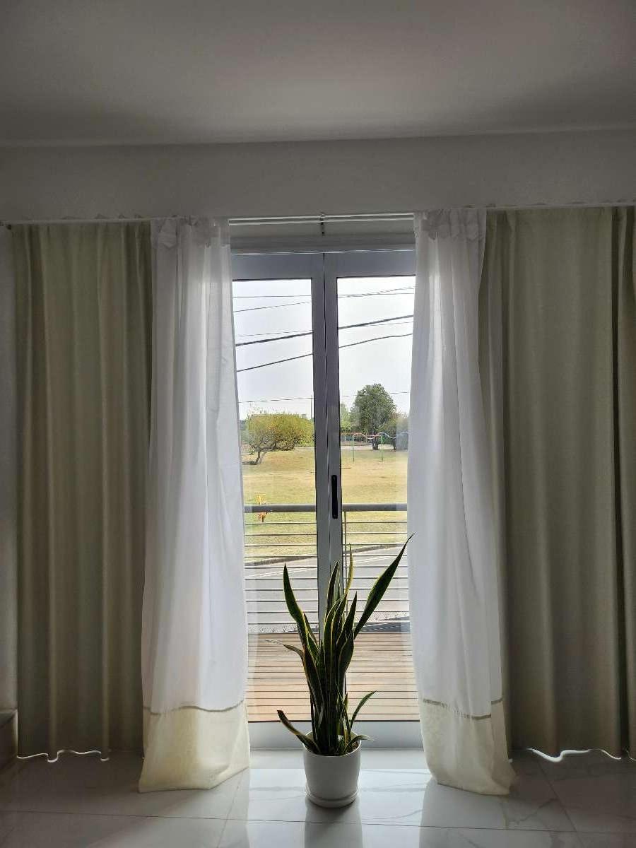 Av. Ramírez y Augusto Bravard , 