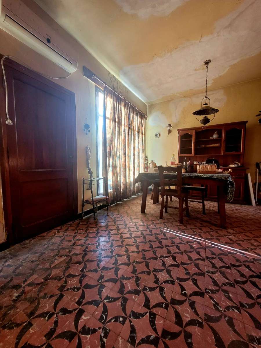 Excelente Casa en Villa Mercedes en Venta · dueño directo · 3 dorm · cochera · 401.120 m² de lote - Imagen 4