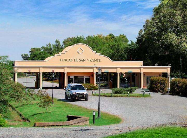 Oportunidad: Terreno en Venta en San Vicente · 1.800 m² de lote · barrio privado - Imagen 1