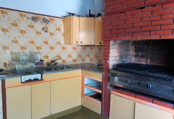 Casa en Venta en Avellaneda, · dueño directo · 3 dorm · cochera · 238 m² de lote - Imagen 3