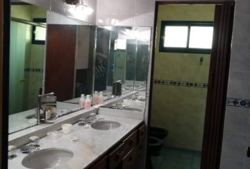 Casa en Venta en Avellaneda, · dueño directo · 3 dorm · cochera · 238 m² de lote - Imagen 5