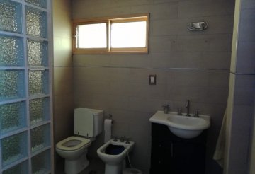 Casa en Venta en Avellaneda, · dueño directo · 3 dorm · cochera · 238 m² de lote - Imagen 2