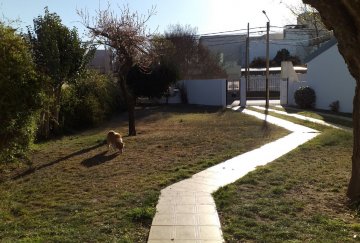 Casa en Venta en Santa Rosa, · 2 dorm · 3 ambientes · cochera · 427 m² de lote - Imagen 3