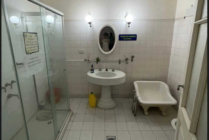 Casa en Venta en Río Cuarto con · 4 o más dorm - Imagen 3