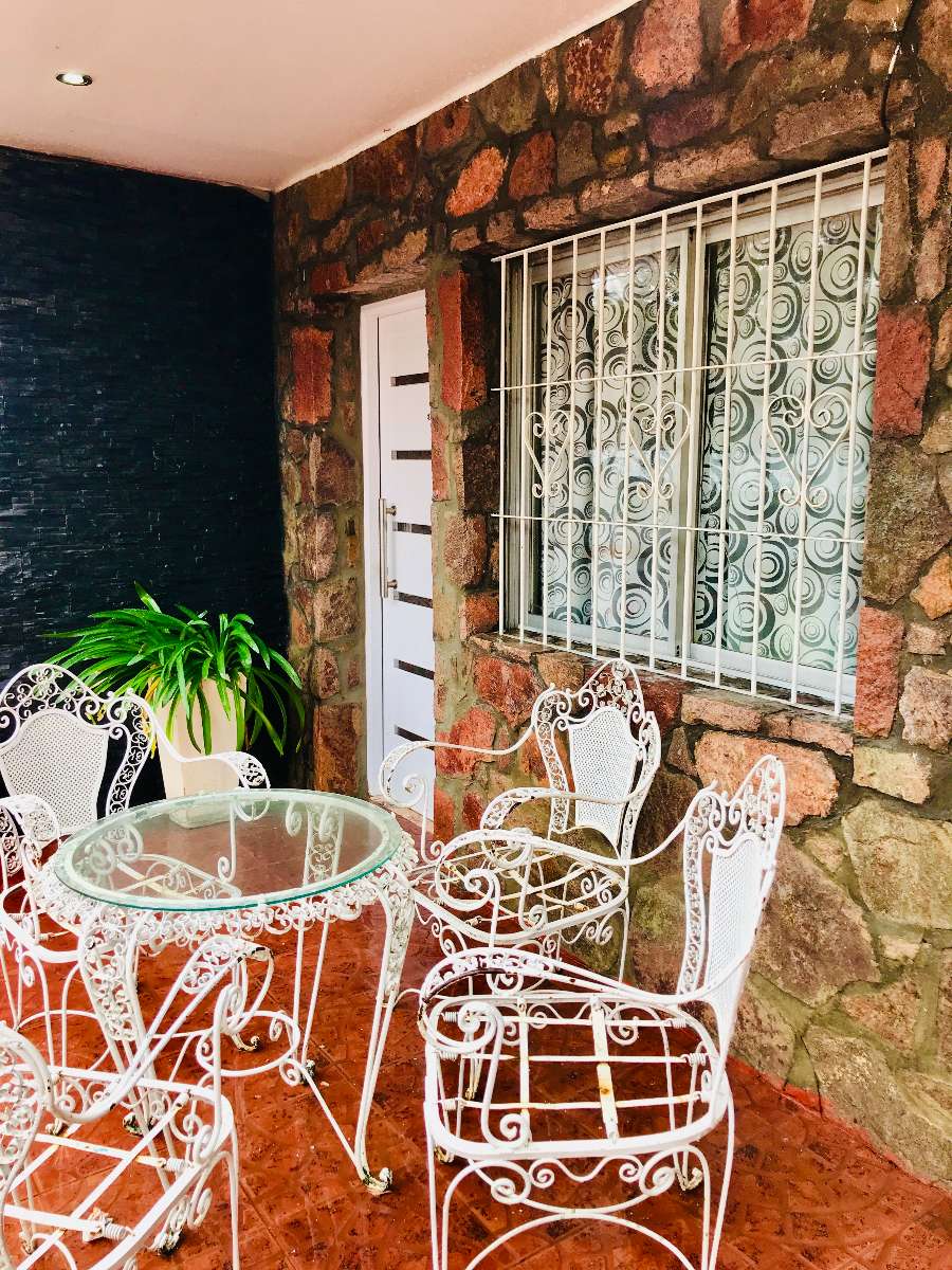 Departamento en Villa Carlos Paz: en Temporario · dueño directo · 2 dorm · cochera · 900 m² de lote - Imagen 2