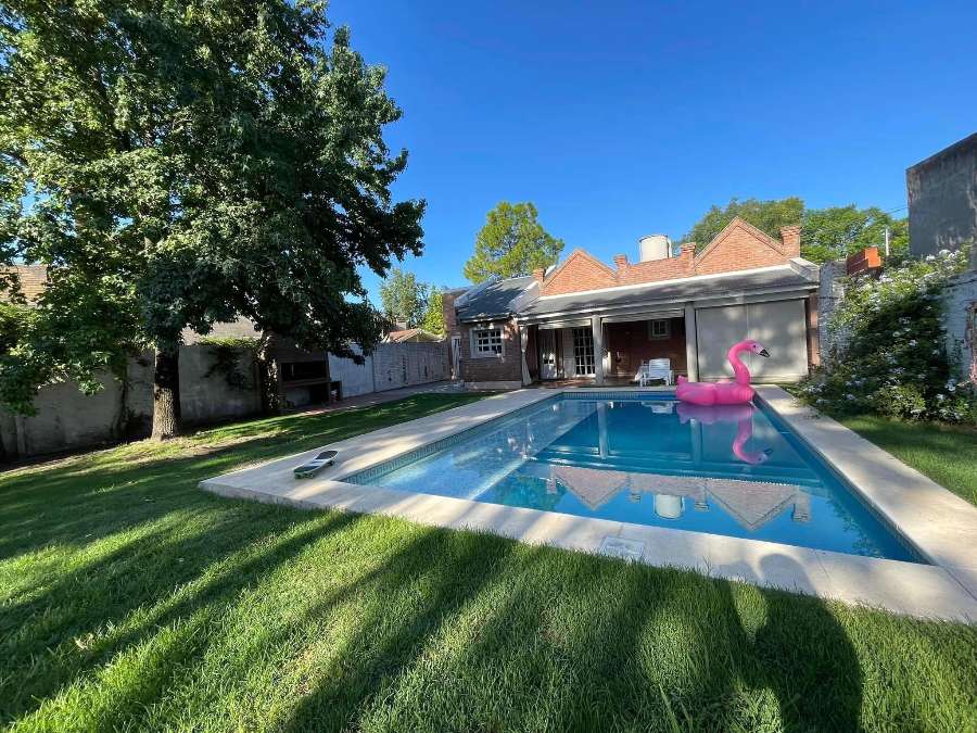 Casa en Alquiler en Mercedes · dueño directo · 2 dorm · 2 cocheras · 600 ha - Imagen 1