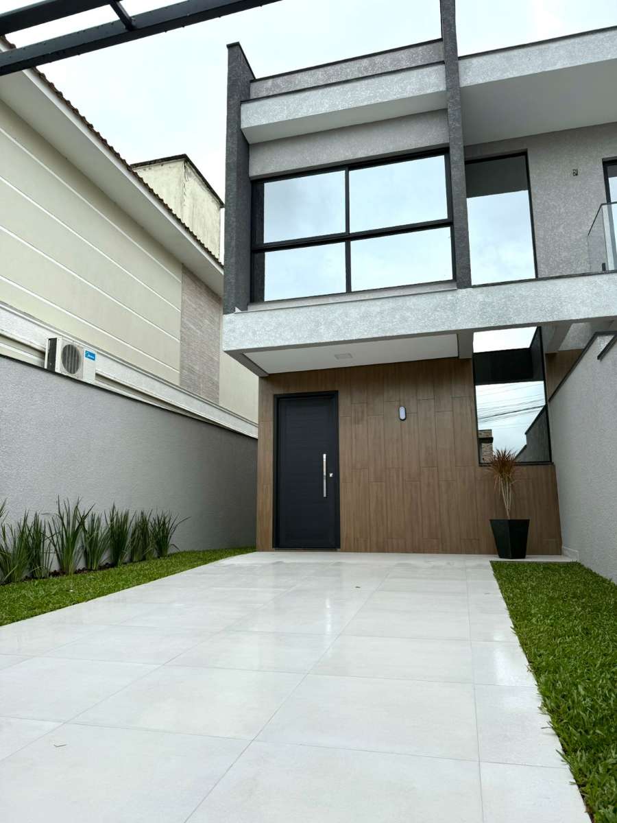 Oportunidad: Casa en Venta en Brasil · 3 dorm · 4 ambientes · cochera · 133 m² de lote - Imagen 2