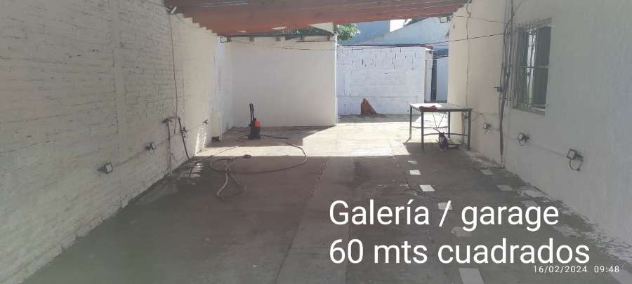 Comprar Casa en Almirante Brown · dueño directo · 4 o más dorm · cochera · 380 m² de lote - Imagen 4