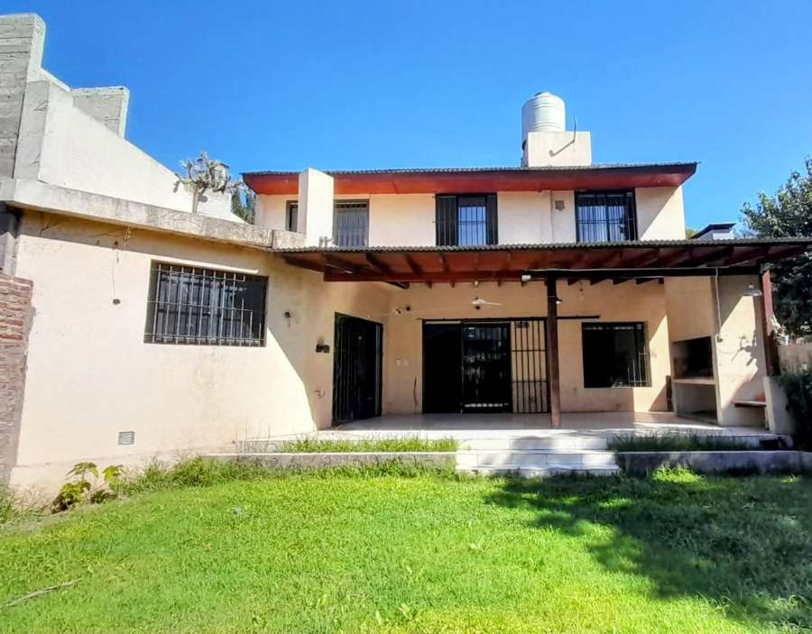 Comprar Casa en Esteban Echeverria · dueño directo · 3 dorm · 3 cocheras · 270 m² de lote - Imagen 1