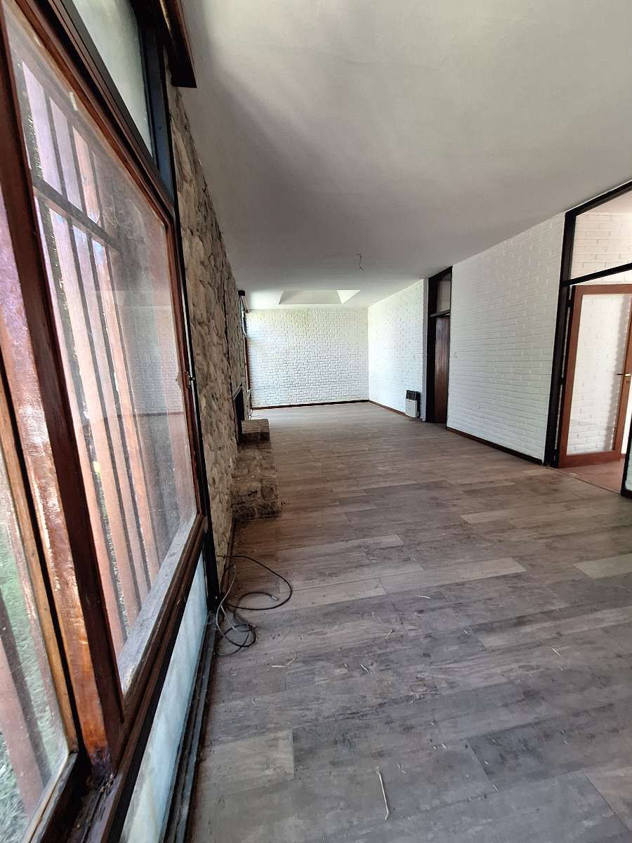 Casa disponible para la en Venta en Córdoba · 4 o más dorm · cochera · 390 m² de lote - Imagen 4