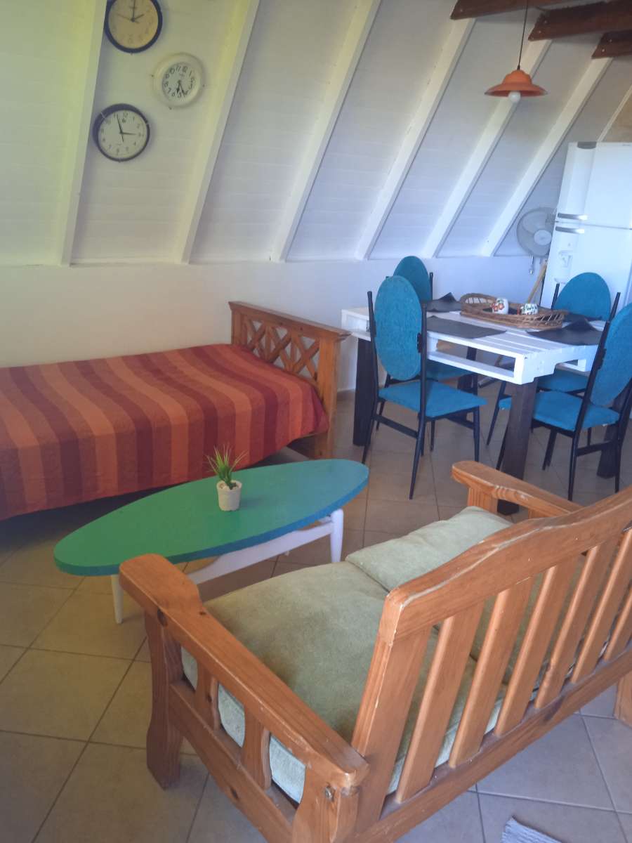 Excelente Casa en Necochea en Temporario · dueño directo · 2 dorm · cochera · 40 m² de lote - Imagen 2