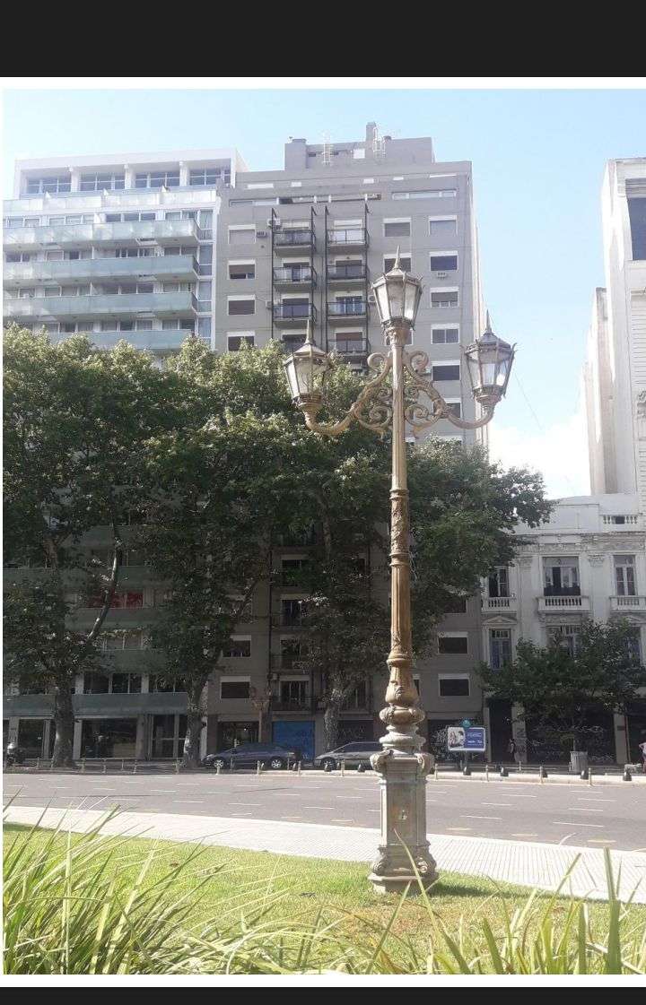 Avenida Rivadavia 1543, 