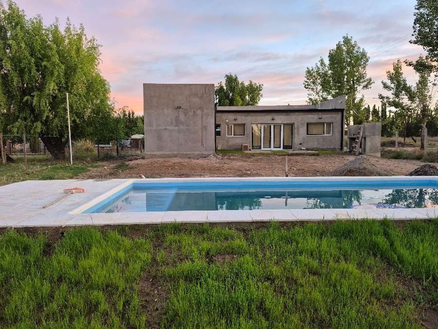 Excelente Casa en Plottier en Venta · dueño directo · 2 dorm · 3 ambientes · 1.000 m² de lote - Imagen 3