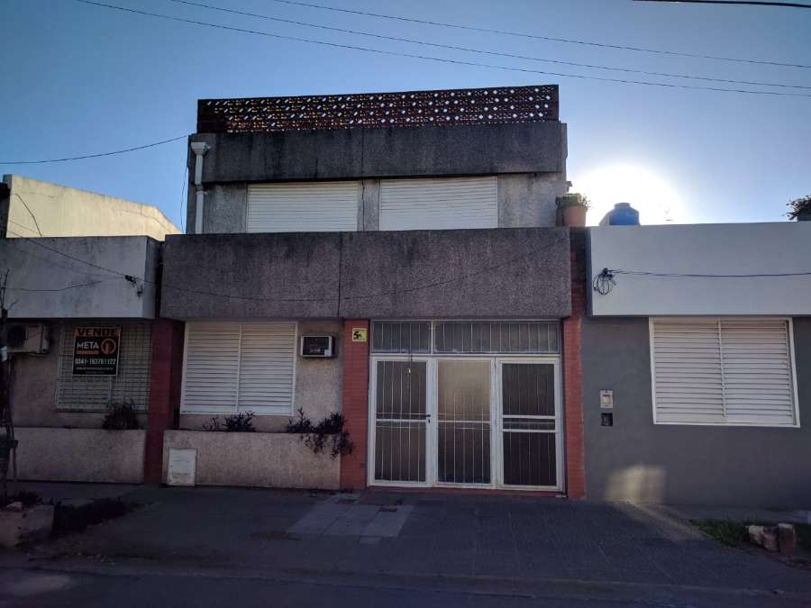 Comprar Casa en Rosario · dueño directo · 3 dorm · cochera · 88 m² de lote - Imagen 1