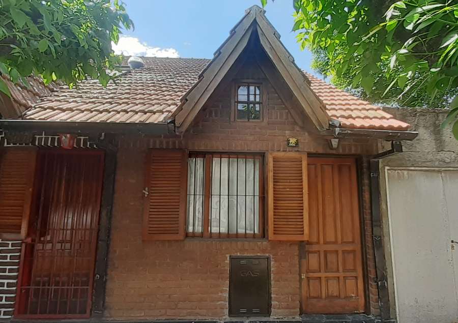 Excelente Casa en Villa Luzuriaga en Venta · dueño directo · 1 dorm · 2 ambientes · 43 m² de lote - Imagen 1