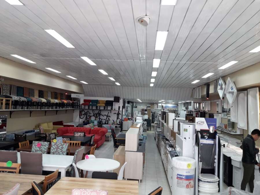 Excelente Locales comerciale en Comodoro Rivadavia en Alquiler · dueño directo - Imagen 1