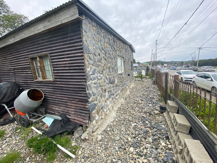 Excelente Casa en Ushuaia en Venta · barrio con seguridad · dueño directo · 4 o más dorm · cochera - Imagen 4