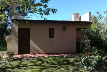 Excelente Casa en Costa del Este en Venta · dueño directo · 3 dorm · cochera · 555 m² de lote - Imagen 3