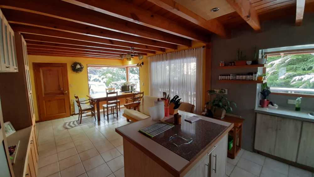Casa en Venta en San Martín de los Andes con · dueño directo · 2 dorm · cochera · 1.150 m² de lote - Imagen 4