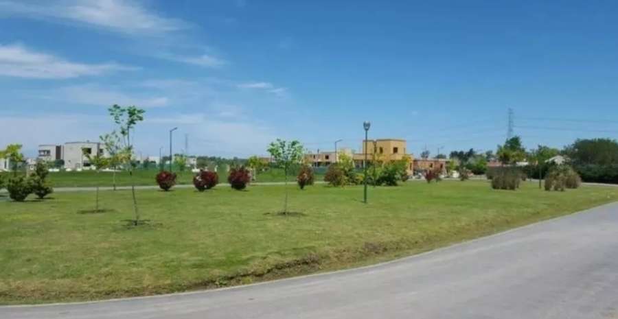 Excelente Terreno en Ezeiza en Venta · frente 12 m · largo 30 m · 360 m² de lote · barrio privado - Imagen 2